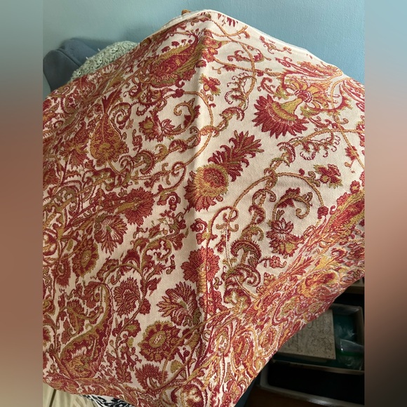 Pottery Barn Red and Cream Paisley pillowcases tapestry - Picture 3 of 3